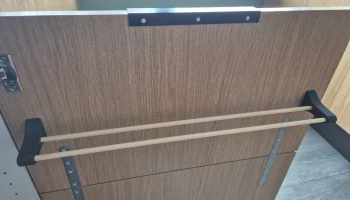 Держатель для полотенец кухонного шкафа 4