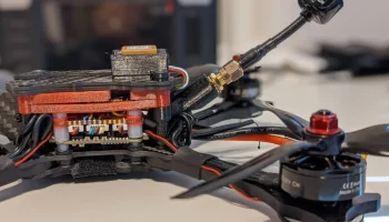 Emax Hawk 5 (с конденсатором) Держатель SMA с антенным кл...