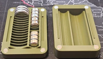 Ремикс магнитного футляра CR2032/LR44 2
