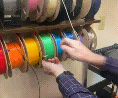 Магнитная система подвешивания и крепления катушки с нить... 1