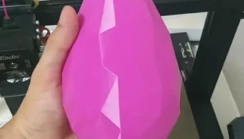 Низкополигональная ваза