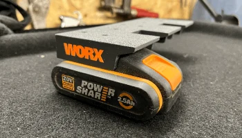 Держатель для батареек WORX trio 2