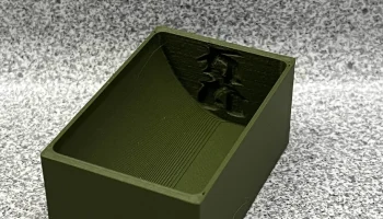 Лоток для жетонов жизненной силы с наклонной внутренней ... 1