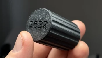 Еще один контейнер CR1632. 1