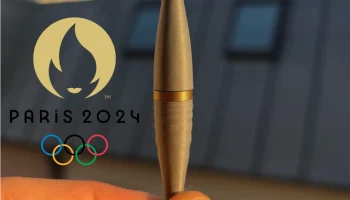 Магнит на холодильник с олимпийским огнем в Париже 2024.....