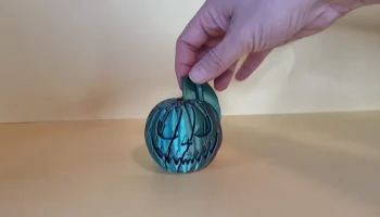 PUMPKIN TWIST FIDGET 4