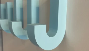Очень прочный простой настенный крючок 4