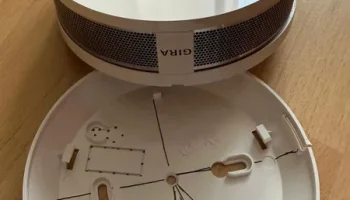 Монтажная пластина для извещателя дыма GIRA DualQ