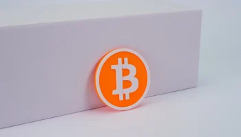 Магнит с логотипом биткойна Магнит с логотипом биткойна