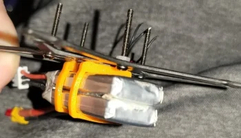 Nanofly20 1 с на 2 с. Крепление для аккумулятора 5