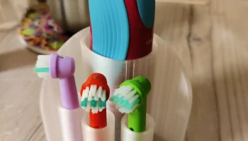 Держатель Oral-b для детского блока и трех щеток.