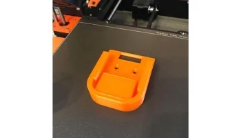 Настенное крепление для аккумулятора Makita 18 В. 1