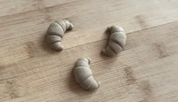 Магнит на холодильник с круассаном...... 3
