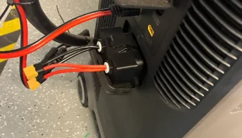 Разъем дополнительной батареи Anker Solix