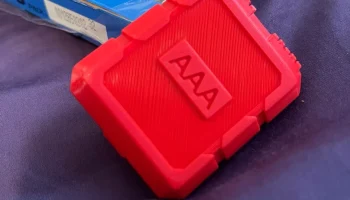 Отпечаток отсека для батареек AAA 4 на месте (конкурсная...