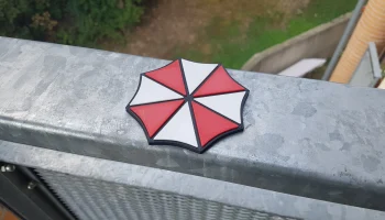 Магнит с логотипом корпорации Umbrella...... 3
