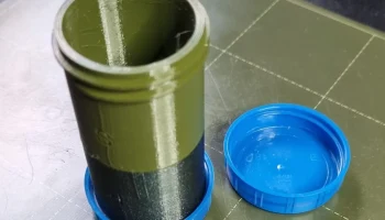 Двойной контейнер для молока с крышкой...