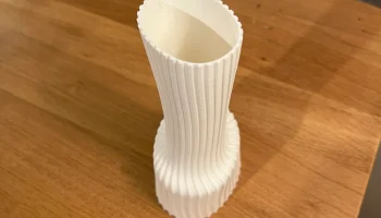 Wavy Vase 4