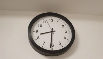 Крючок для часов Ikea 1