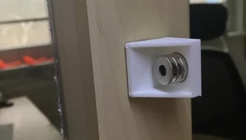 Магнитный дверной держатель 1