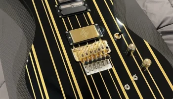 Установочный блок тремоло Floyd Rose 1
