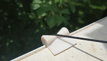 Защита края крыши для оттяжек
