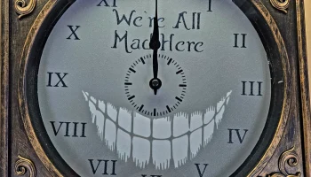 Циферблат "Мы все здесь без ума"