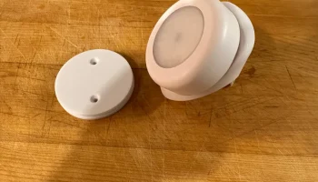 Поворотное крепление Puck Light на 360&deg; 1