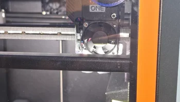 Магнитный держатель термометра/гигрометра Prusa Core One.... 1
