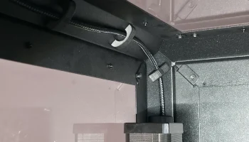 Магнитный держатель/управление кабеля Prusa Core One........ 1