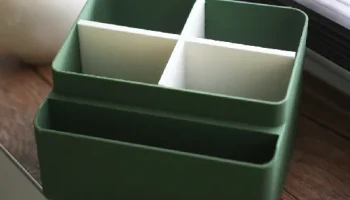 Ящик для хранения со съемной разделительной вставкой