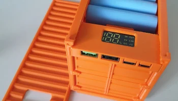Большой Powerbank, транспортный контейнер...
