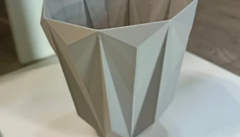 Полигональная ваза 1
