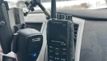 Зажим для автомобильного вентиляционного отверстия