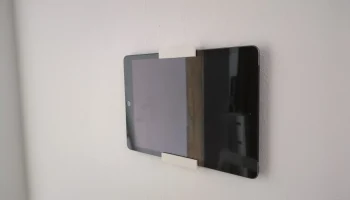 Настенное крепление для iPad 8-го поколения.................