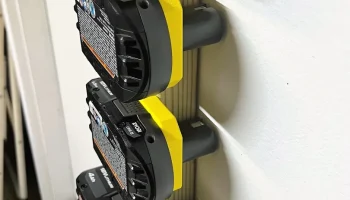 Держатель для аккумулятора Ryobi 18 В с защелкой 2