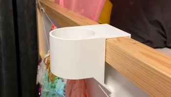 Прижимной подстаканник для кровати IKEA Kura 1