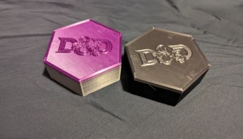 Коробка для кубиков D&D с магнитным верхом......... 1