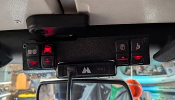 Крепление для радиоприемника и переключателя Jeep Wrangl... Крепление для радиоприемника и переключателя Jeep Wrangl...
