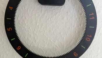 Ring Clock / Ring Uhr Ring Clock / Ring Uhr