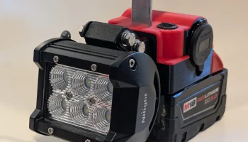 Заряжаемый от USB фонарик Milwaukee M18