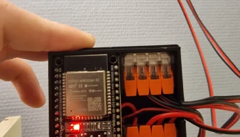 Корпус ESP32 с разъемами для проводов 2