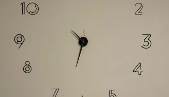 Большие настенные часы, Большие настенные часы 1