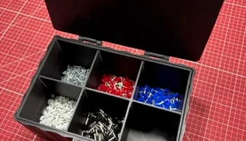 Box mit Verschlu&szlig; und Innenleben Aufbewarungsbox 1