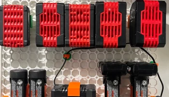 Синий держатель Bosch 12 В + 18 В для Multiboard с разъе...