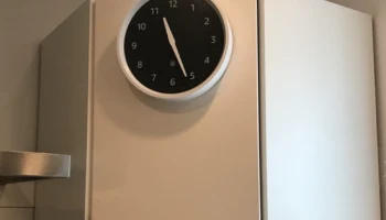 Вешалка для часов Amazon Echo для шкафа Ikea Sektion