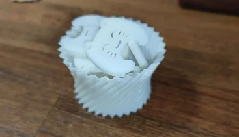 Низкая зигзагообразная ваза 1
