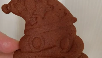 Рождественский выпуск! Формочка для печенья Poop-Emoji