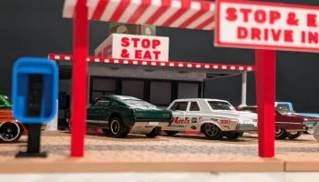Набор моделей "Stop & Eat Drive-In" - диорама в масштабе ... 4