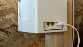 Настенный кронштейн Mesh WiFi 1
